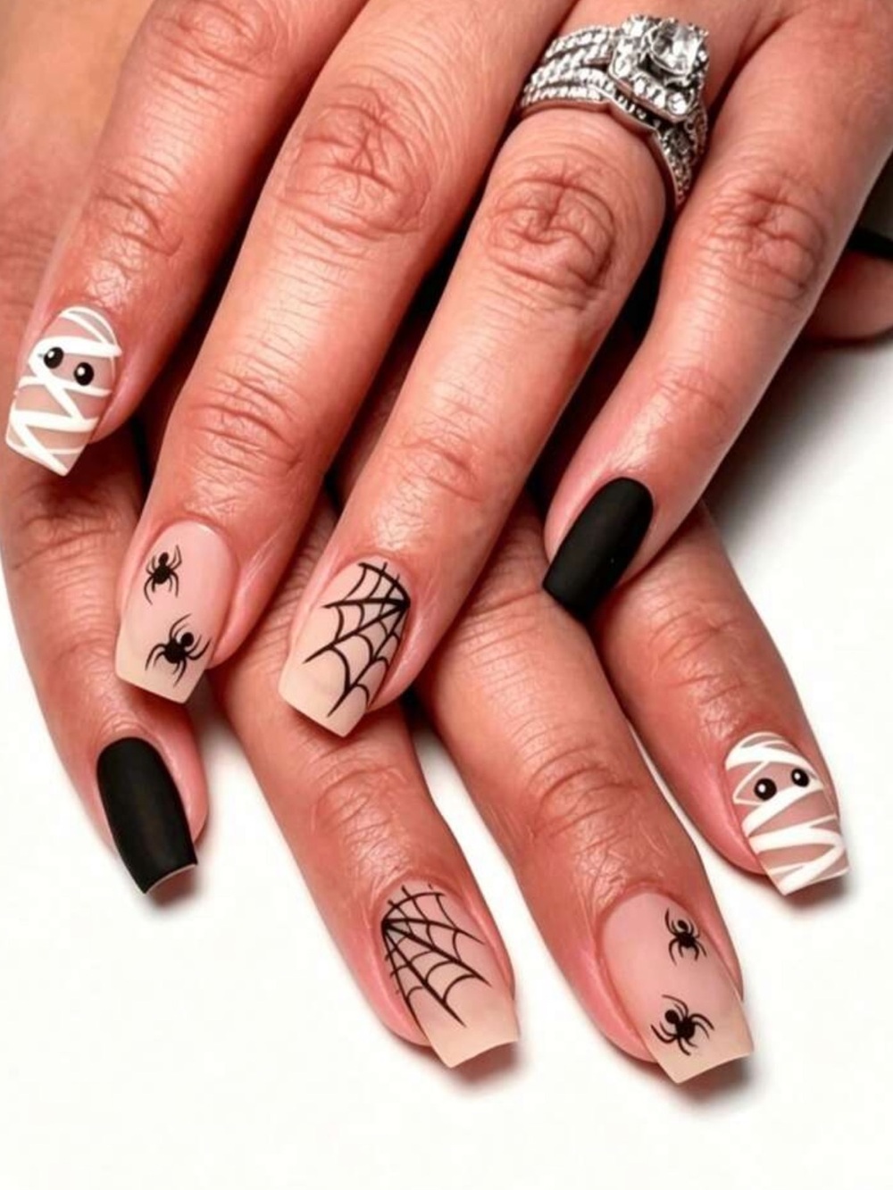 24pc Press On Nail Set from the Nail Bar 💅